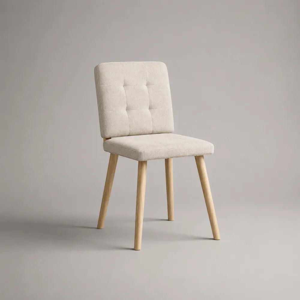 Sedia da pranzo imbottita in tessuto poliestere beige con gambe in legno naturale schienale trapuntato 48 x 55 x 82 cm